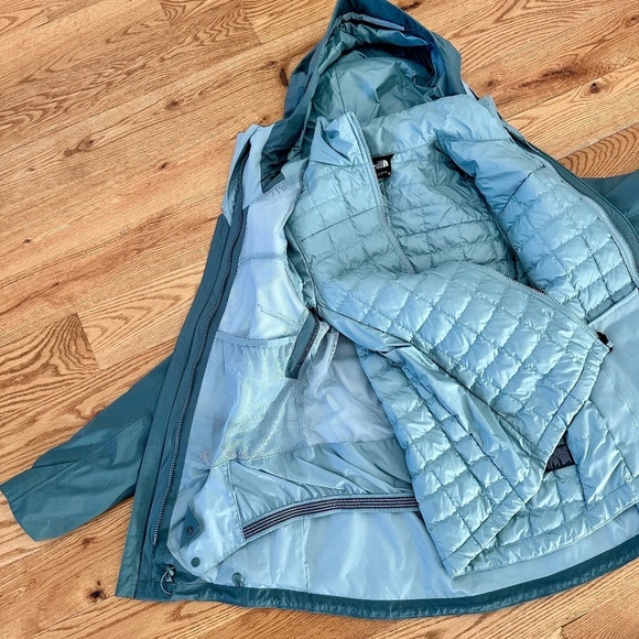 Women’s ThermoBall™ Snow Triclimate® Jacket - Size XS - Picture 7 of 8